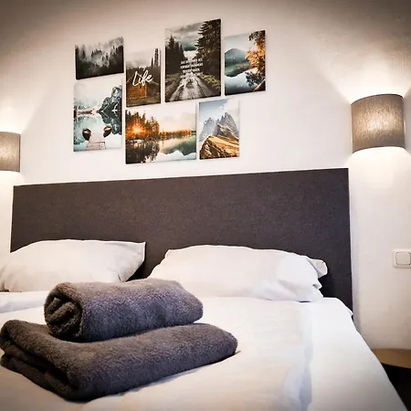 Grosszuegige Altstadtwohnung Mia Fuer 6 Personen Weißenfels