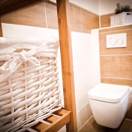Apartment Grosszuegige Altstadtwohnung Mia Fuer 6 Personen